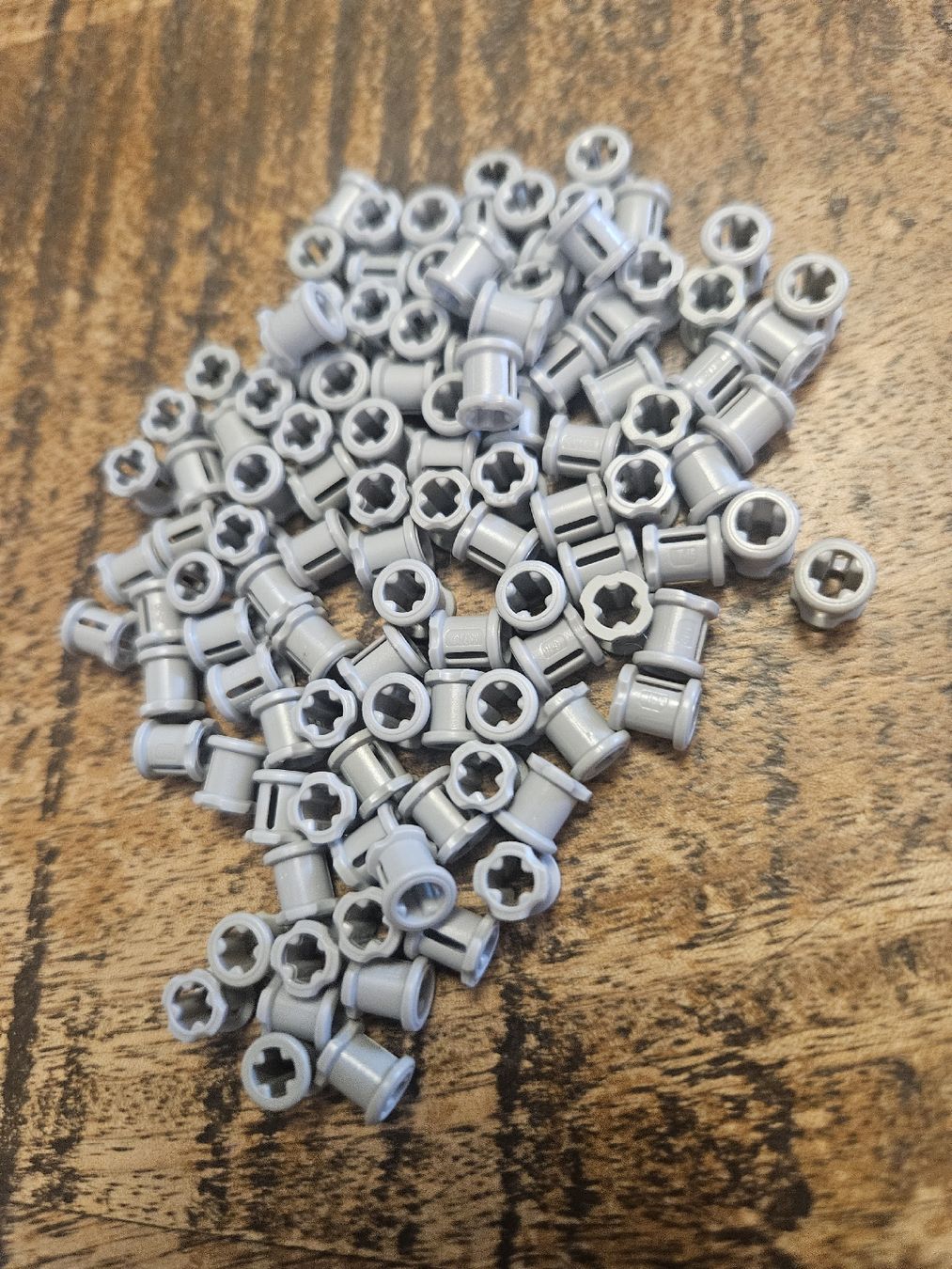 Lego Baukästen: lego 3713 lot de 100 pièces Light Bluish Gray Technic – Gebraucht aus Confignon von Ecrofigs 1