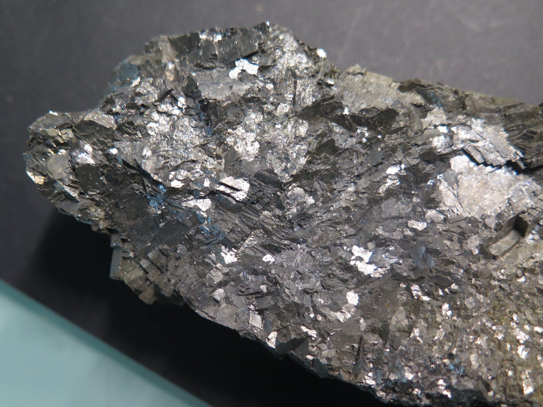 Minerali & Pietre curative: Ferro Vanadium von Duisburg ca. 724 gr. – Usato da Schaffhausen venduto da Yamakana51L8736OQ8 8