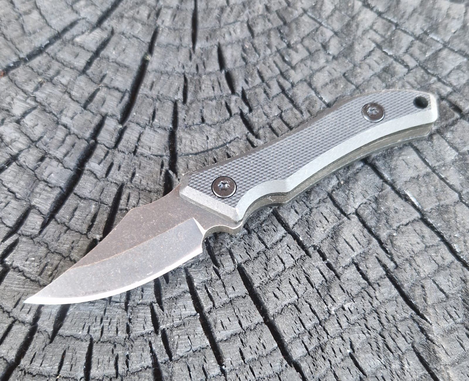 Militärmesser: Neck Knive – Neu und originalverpackt aus Dorf von Messer-Schweiz 2