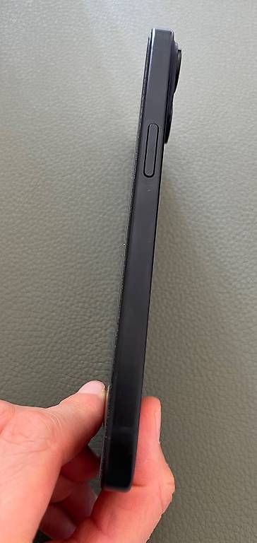 Apple Telefoni cellulari / Smartphones: iPhone 15 schwarz – Nuovo (secondo la descrizione) da Kilchberg ZH venduto da ann_by7z 3