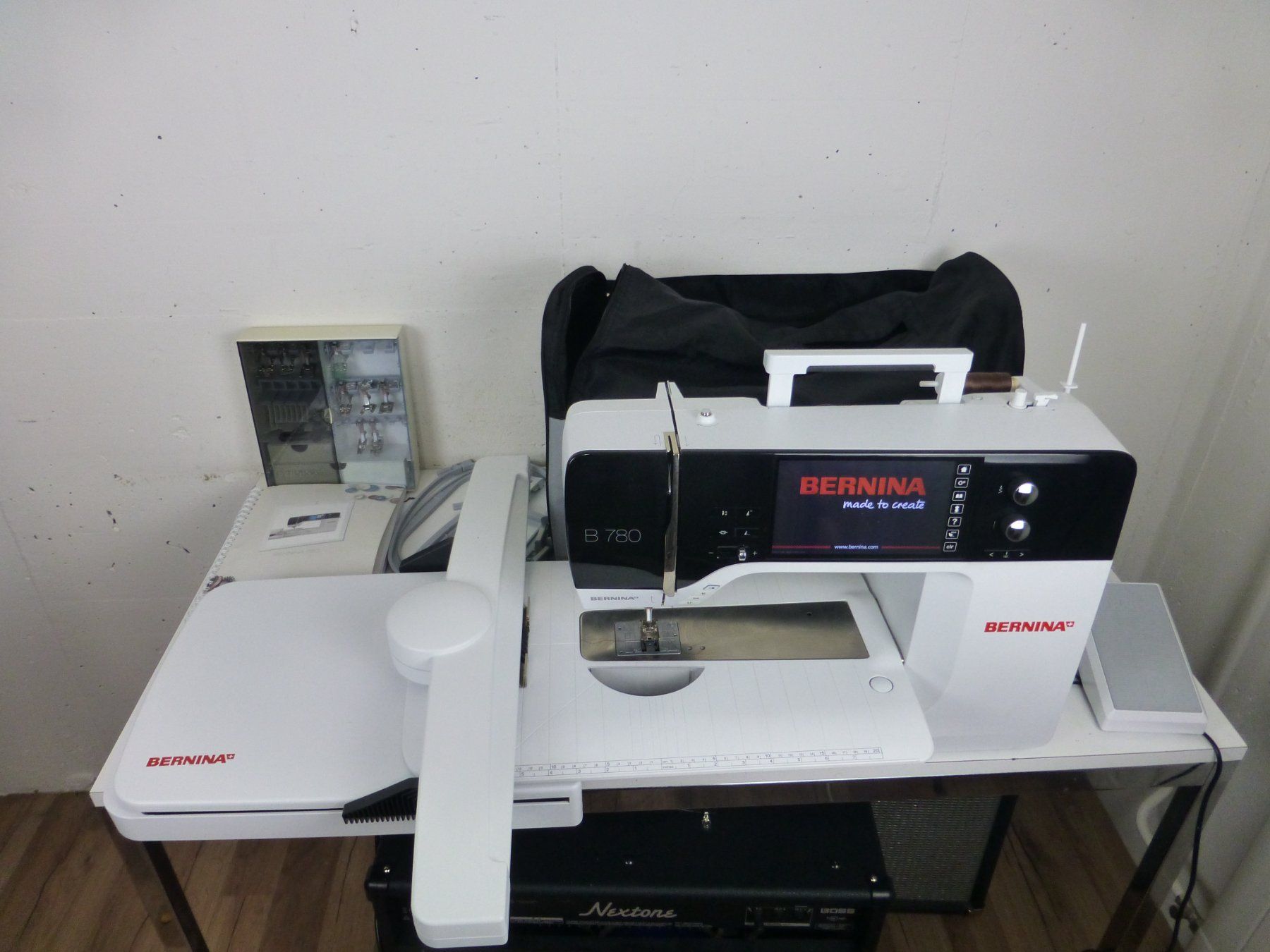 Bernina Macchine da cucire: BERNINA B 780- mit Stickmodul für – Usato da Fahrweid venduto da ekv 3