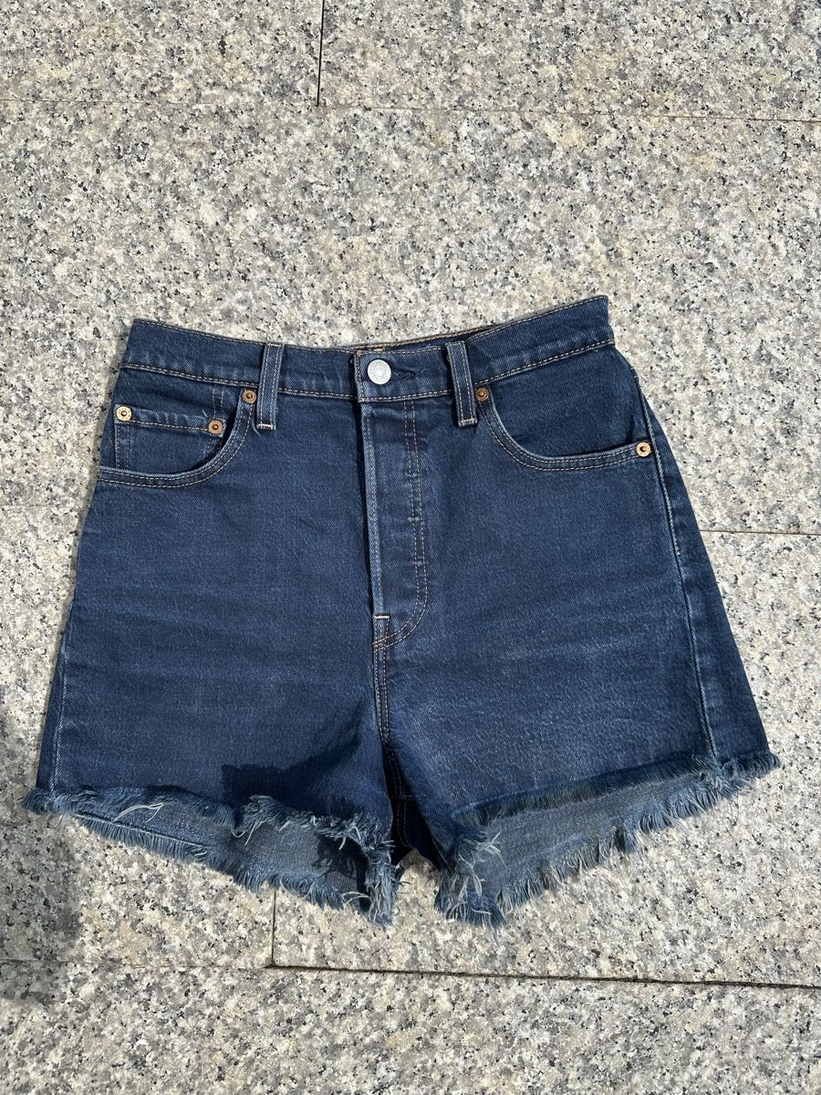 Levi's Jeans: Levi's Ribcage Shorts Gr 36 – Nuovo (secondo la descrizione) da Kilchberg ZH venduto da flami02 1