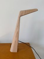 SWAN LED Tischleuchte Eschenholz