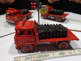 Bedford Pritsche  1:50 (ohne Box) Dinky GB  > (H6)