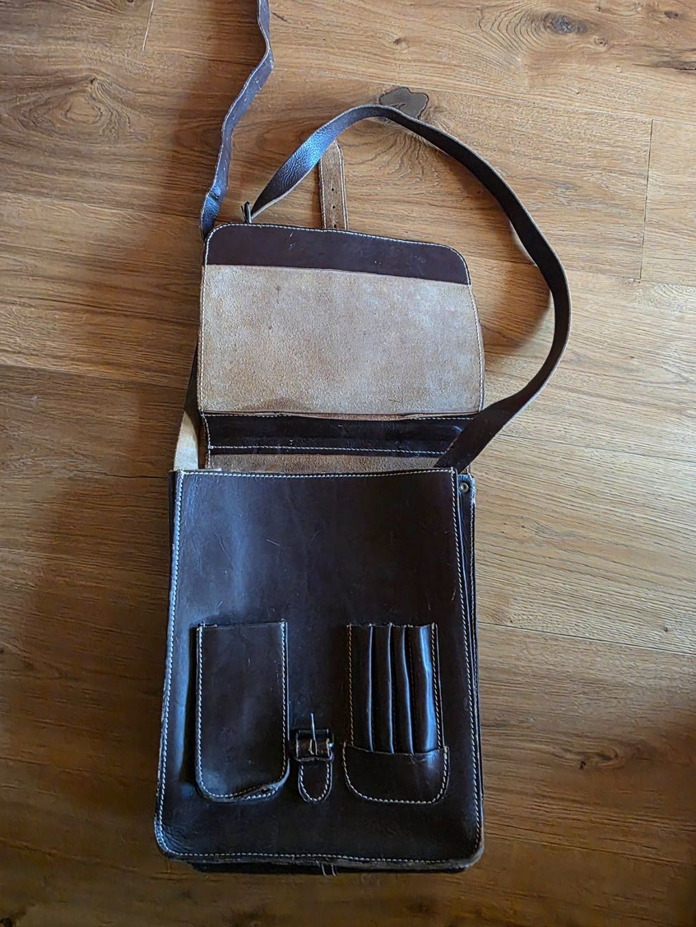 Valigie & Borse: robuste Leder Akten Mappe Laptop Tasche - Hoch Format – Usato da Walterswil BE venduto da Lonitti 1