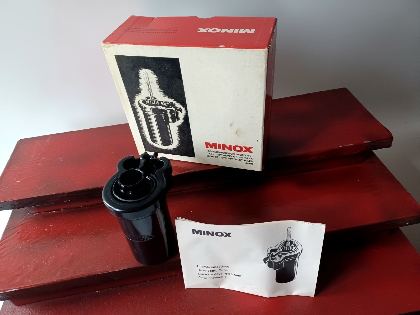 Minox Fotocamera: Minox,  cuve de développement daylight – Difettoso da Travers venduto da Aspago 2