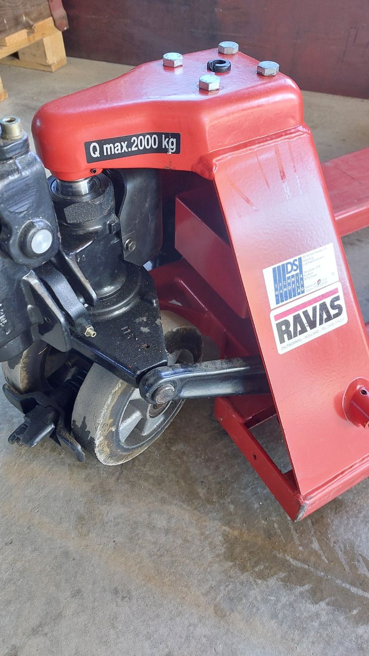Carrelli elevatori e a forche: Palettenhubwagen – Usato da Roggliswil venduto da Newholland05 2