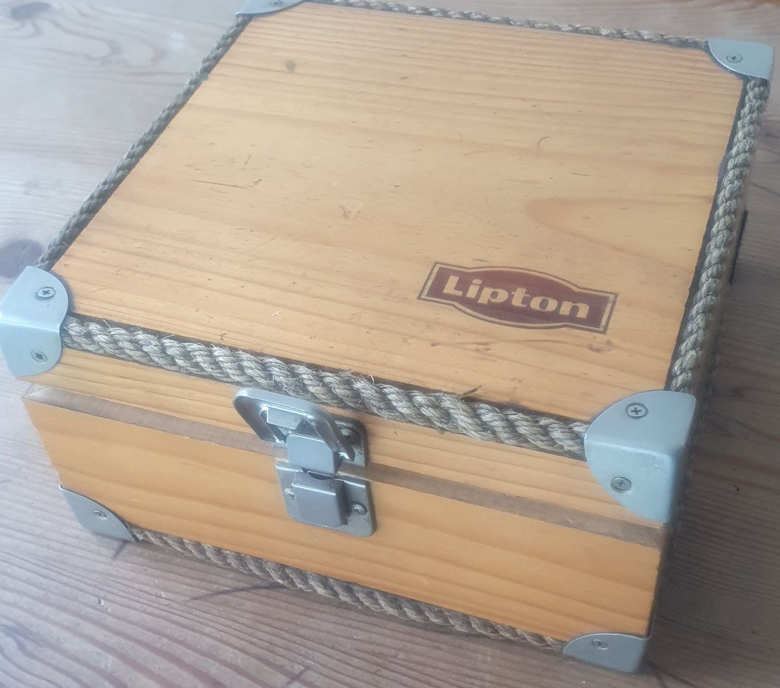 Lipton Altro per la casa: Lipton Teebeutelbox, Holz – Usato da Zürich venduto da Vesco01