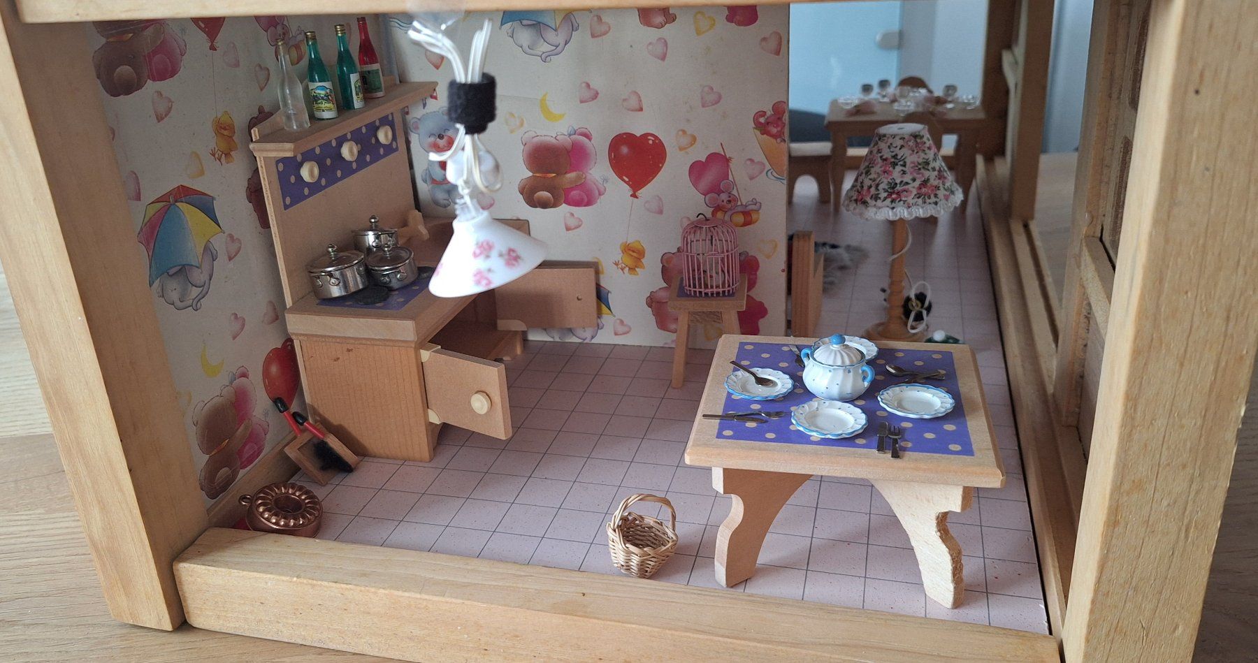 Case e mobili per bambole: Altes Puppenhaus – Usato da Möhlin venduto da Koala014 2