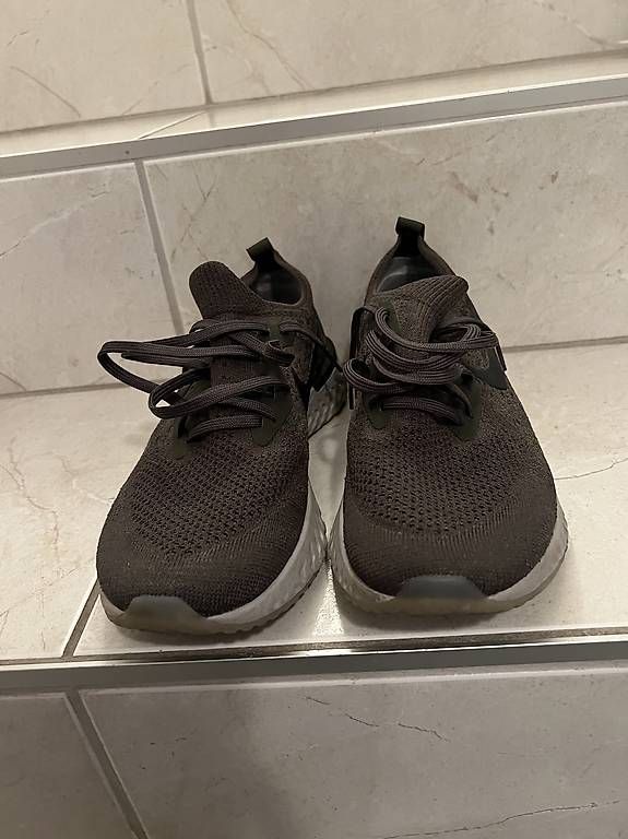Nike Scarpe da uomo: Epic React Flynit Nike – Usato da Bretzwil venduto da .Schoggi. 3