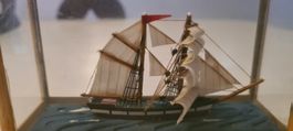 Kleines Modelschiff hinter Glas 12,5cm×10,5cm×4cm