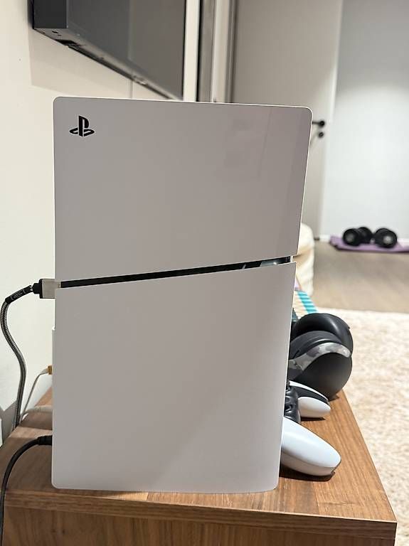 Sony Consoles: Ps5 Slim mit Controller und Bluetooth Headset – D'occasion à Küsnacht ZH par nor_gp68 3