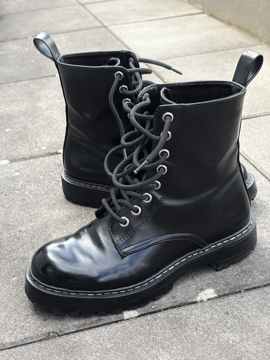 H&M Scarpe da donna: Damenschnürboots, Schwarz, Größe 36 – Usato da Luzern venduto da pis_m77g