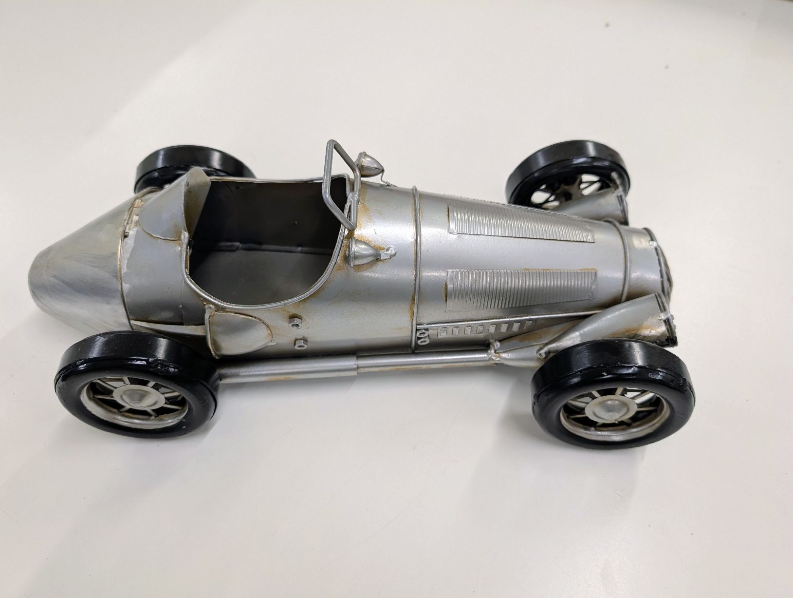Modellini d'auto: Oldtimer, Blechauto als Flaschenhalter – Usato da Obfelden venduto da Mandifera 1