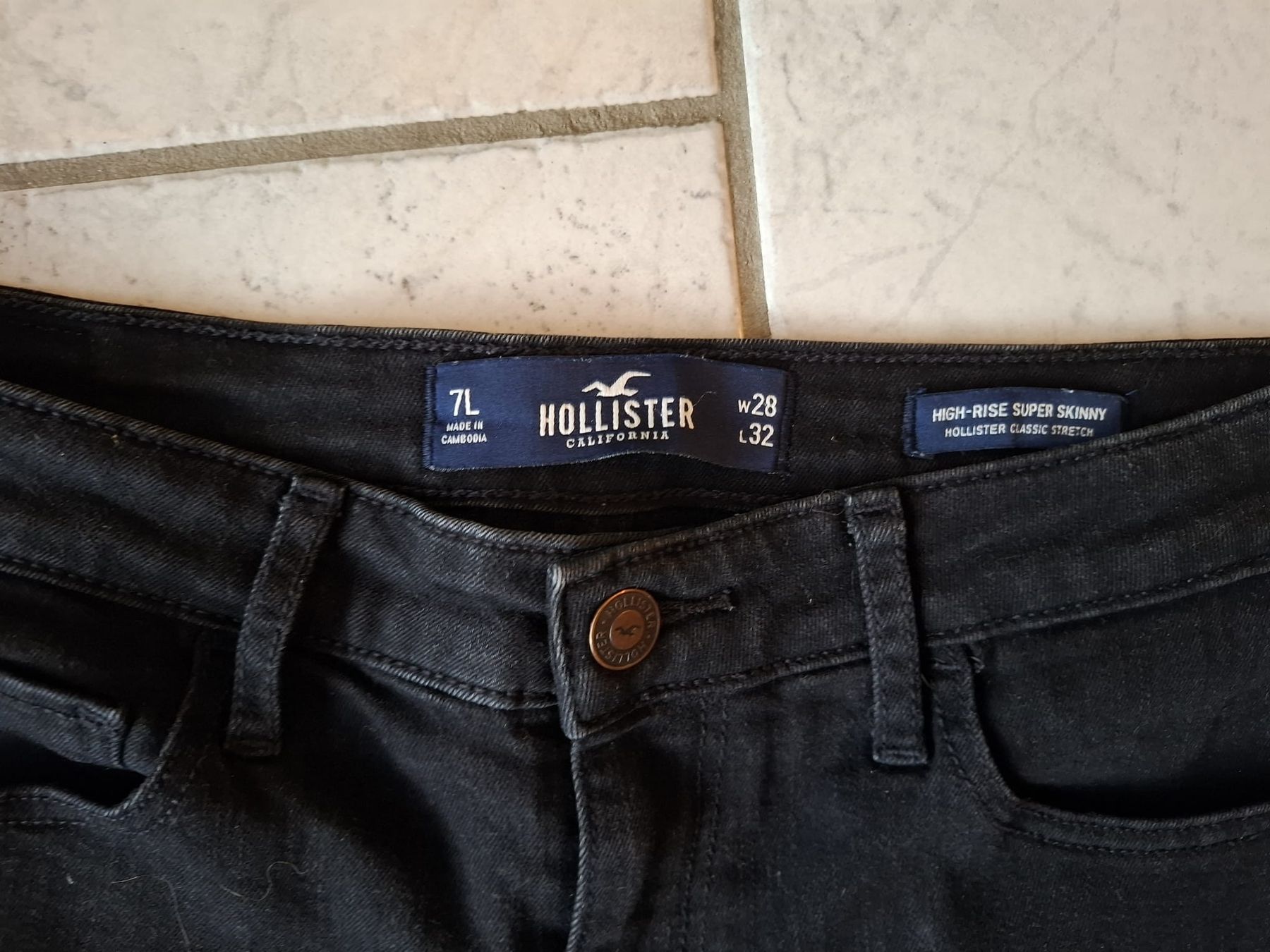 Hollister Jeans: Hollister Jeans schwarz – Usato da Rafz venduto da Isidorro1 4