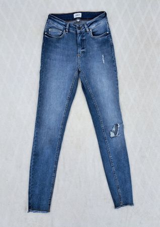 lässige ONLY Damenjeans Grösse 34