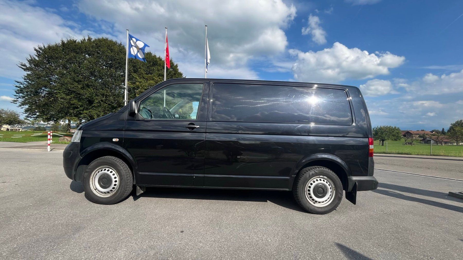 VW Camping Fahrzeuge: VW T5 Transporter – Gebraucht aus Kilchberg von janick.schmid