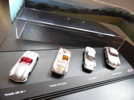 Schuco  Oldtimer 4er Set  Porsche 550 Spyder in Vitrine Box