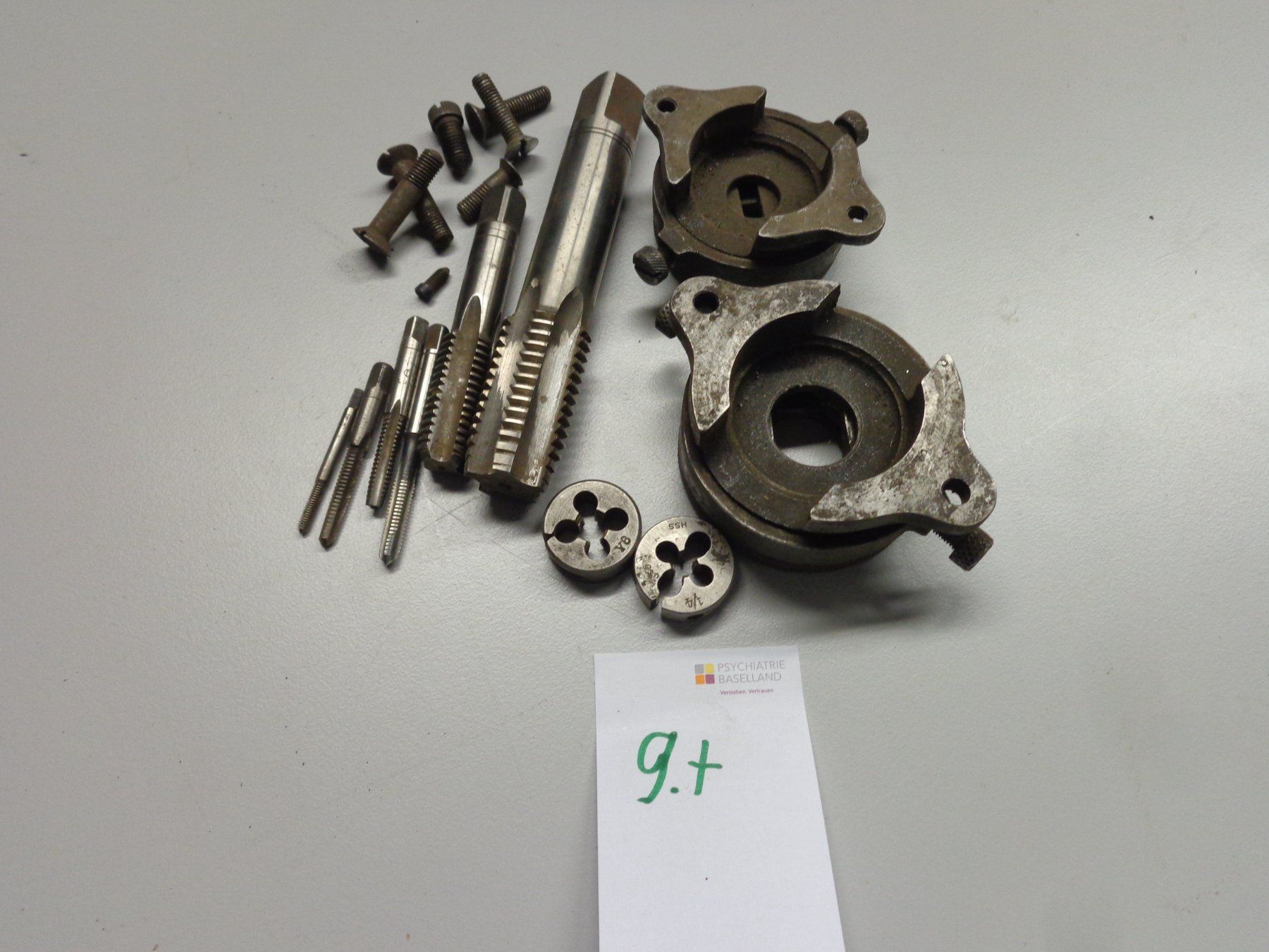 Tutti gli attrezzi: Gewindeschneideset Zubehöhr – Usato da Liestal venduto da Gecko16