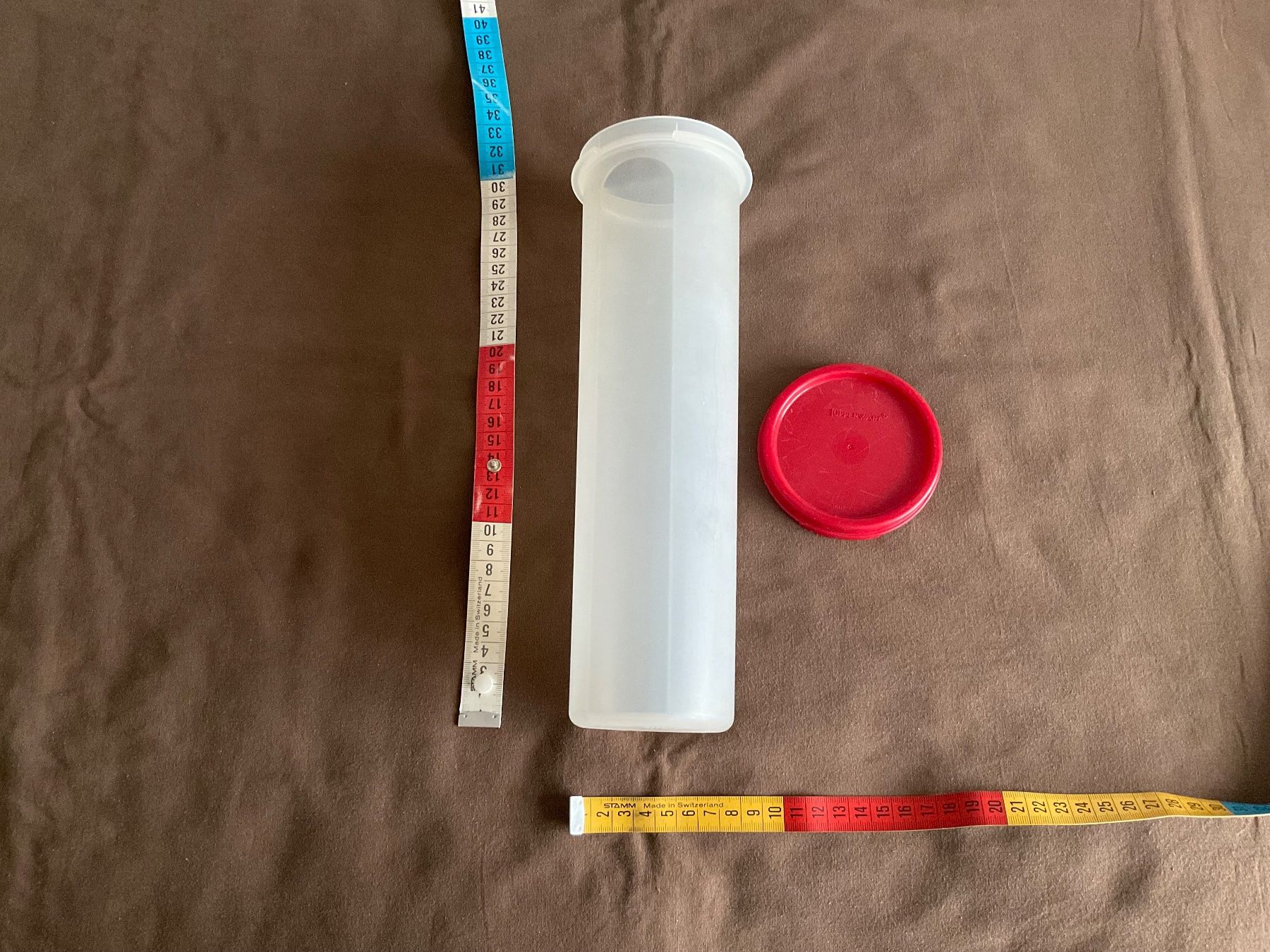 Tupperware Contenitori & Simili: Spaghetti Behälter, Tupperware, 2-teilig, 28.5xDM 9.5 cm, – Usato da Regensdorf venduto da Polo101
