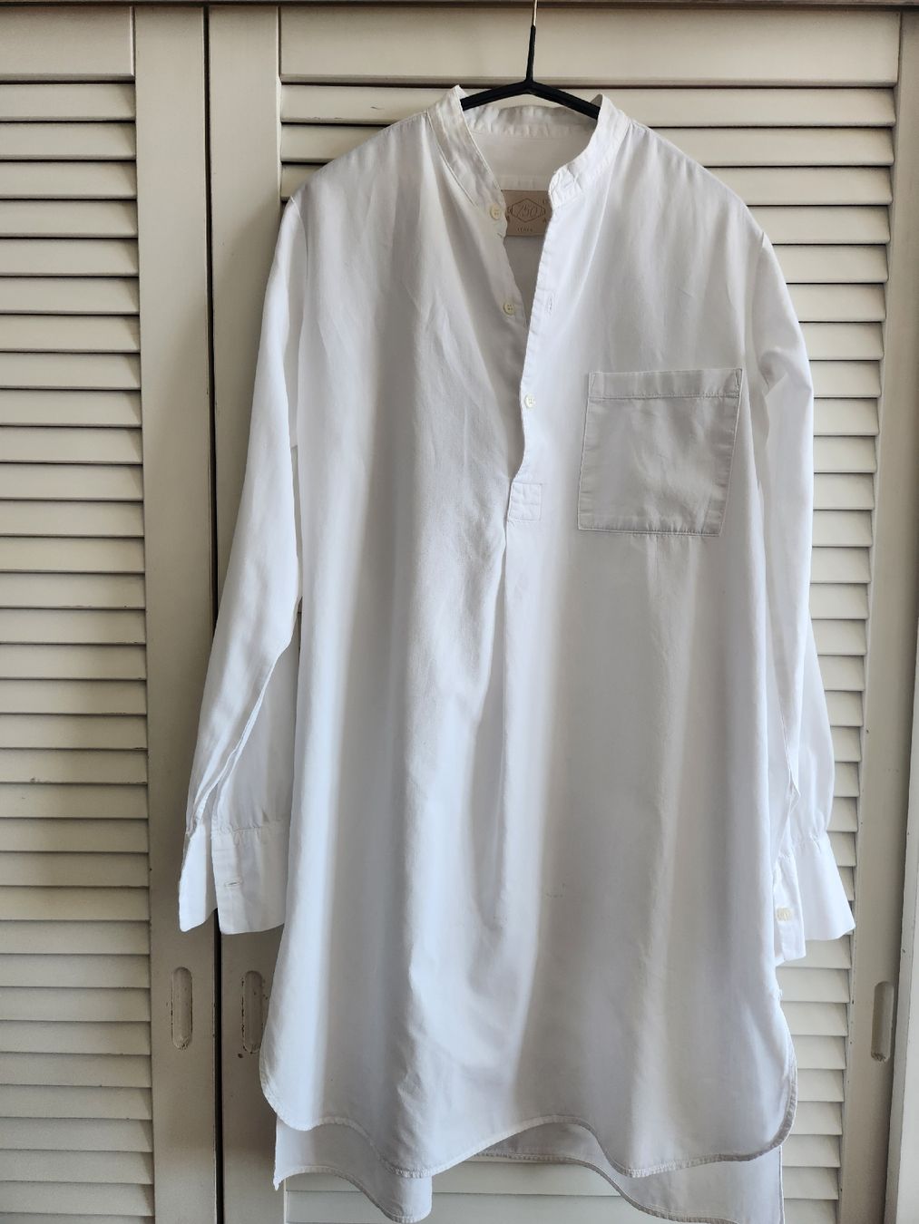 Blusen: CETTEeCINQUANTA 750 chemisier long coton blanc – Gebraucht aus Lausanne von man_rw9q