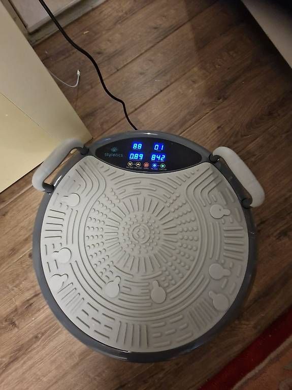 Hometrainer: Styletics vibraplatte – Gebraucht aus Rikon im Tösstal von medi65