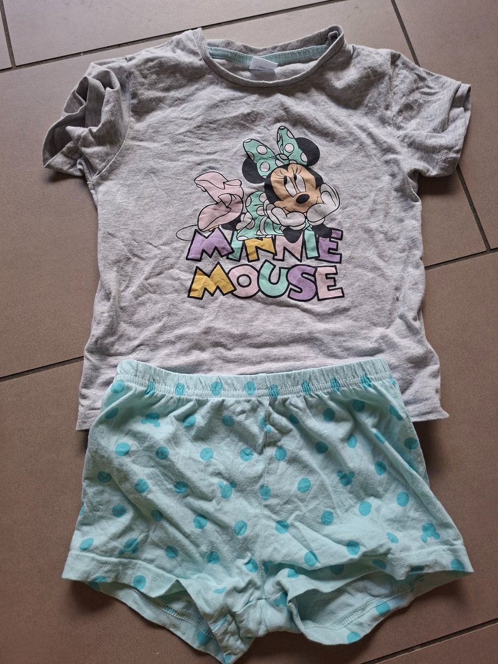 Disney Pigiama & Simili: Minnie Mouse Sommer Pyjama Gr. 110/116 – Usato da Erlinsbach venduto da pfunky