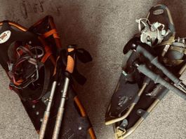 2 Paar Schneeschuhe mit Wander-Stöcke, Snow Shoe, Mann+Frau
