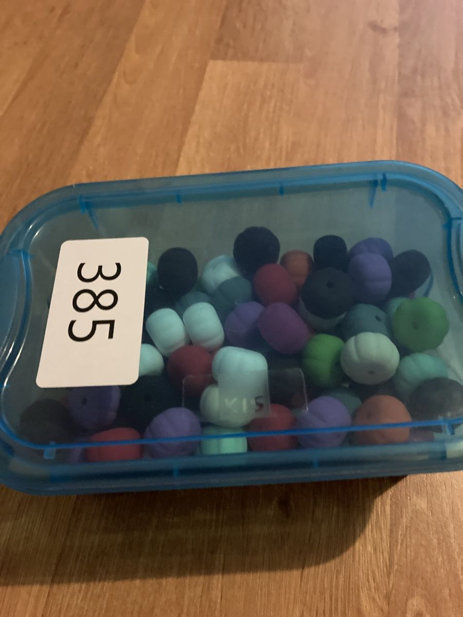 Nuggis & Nuggiketten: Nuggikettenmaterial Kürbis Silikon ca 80 Stk. – Neu (gemäss Beschreibung) aus Emmenbrücke von JJ_89 1