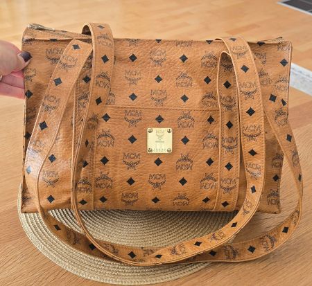 MCM Shopper Medium Heritage Cognac Canvas