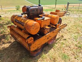 Bomag Vibro Walze auf Anhänger / Strassenwalze Baumaschine