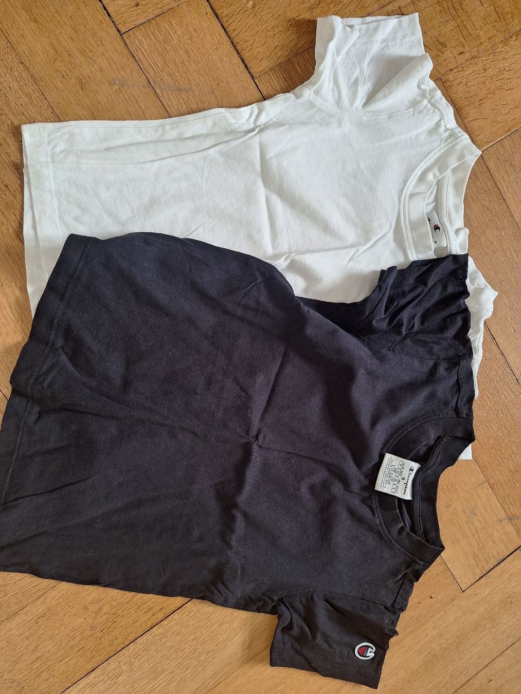 Champion Camicie, T-shirt & Polo: T-Shirts, Grösse 126/131 – Usato da Basel venduto da RomyRennard