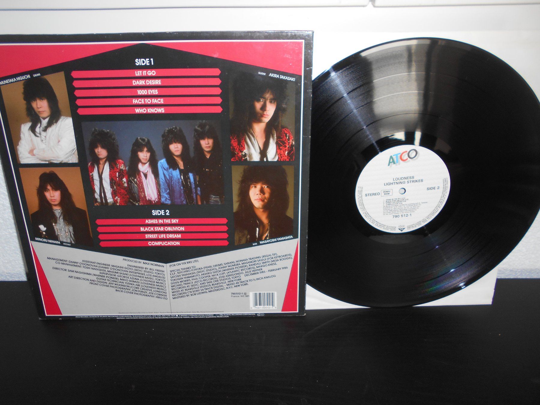 Vinyles: Loudness  – Lightning Strikes / 1986 – D'occasion à Aarberg par witchhunter01 1