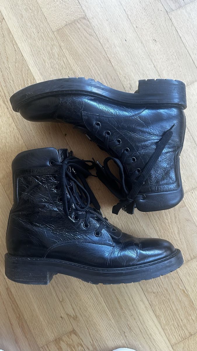 Saint Laurent Scarpe da donna: Saint Laurent Black Leather Boots Size 40,5 – Usato da Luzern venduto da ida_hv2y 2