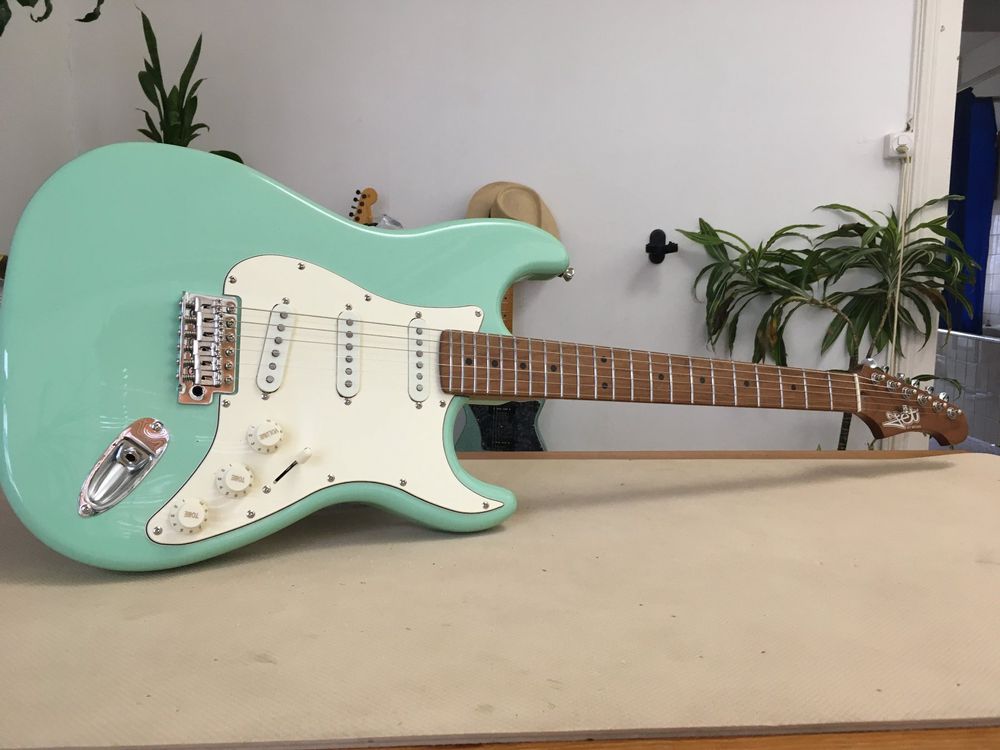 Stratocaster JET JS300SFG von Jet Guitars Kaufen auf Ricardo