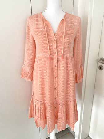 Hübsches Kleid von NILE Gr XS. Neu 100% Viskose.  Midi Kleid