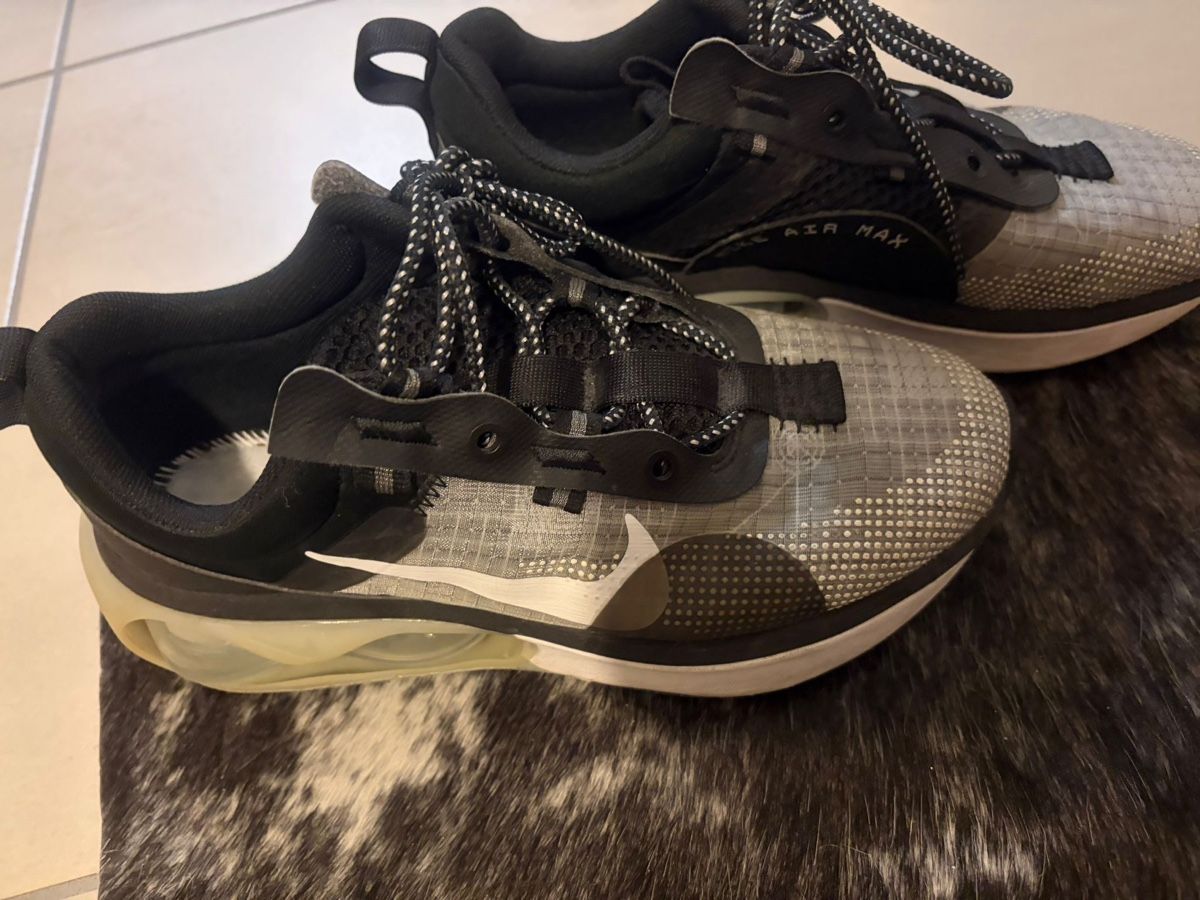 Nike Damenschuhe: Nike Air Max, Noires/Grises, Taille 38,5 – Gebraucht aus Bulle von Re-a-loved 1