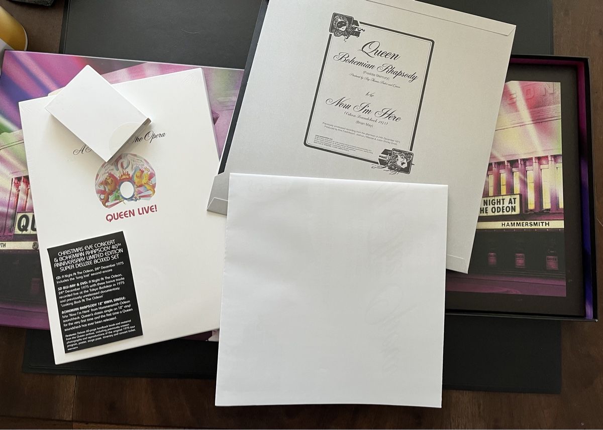 CD: LP CD Buch Queen A Night At The Odeon Super Deluxe Boxset – Nuovo (secondo la descrizione) da Bern venduto da Super-Trouper 3