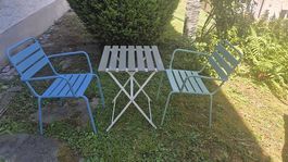 Gartentisch & 2 Gartenstühle 