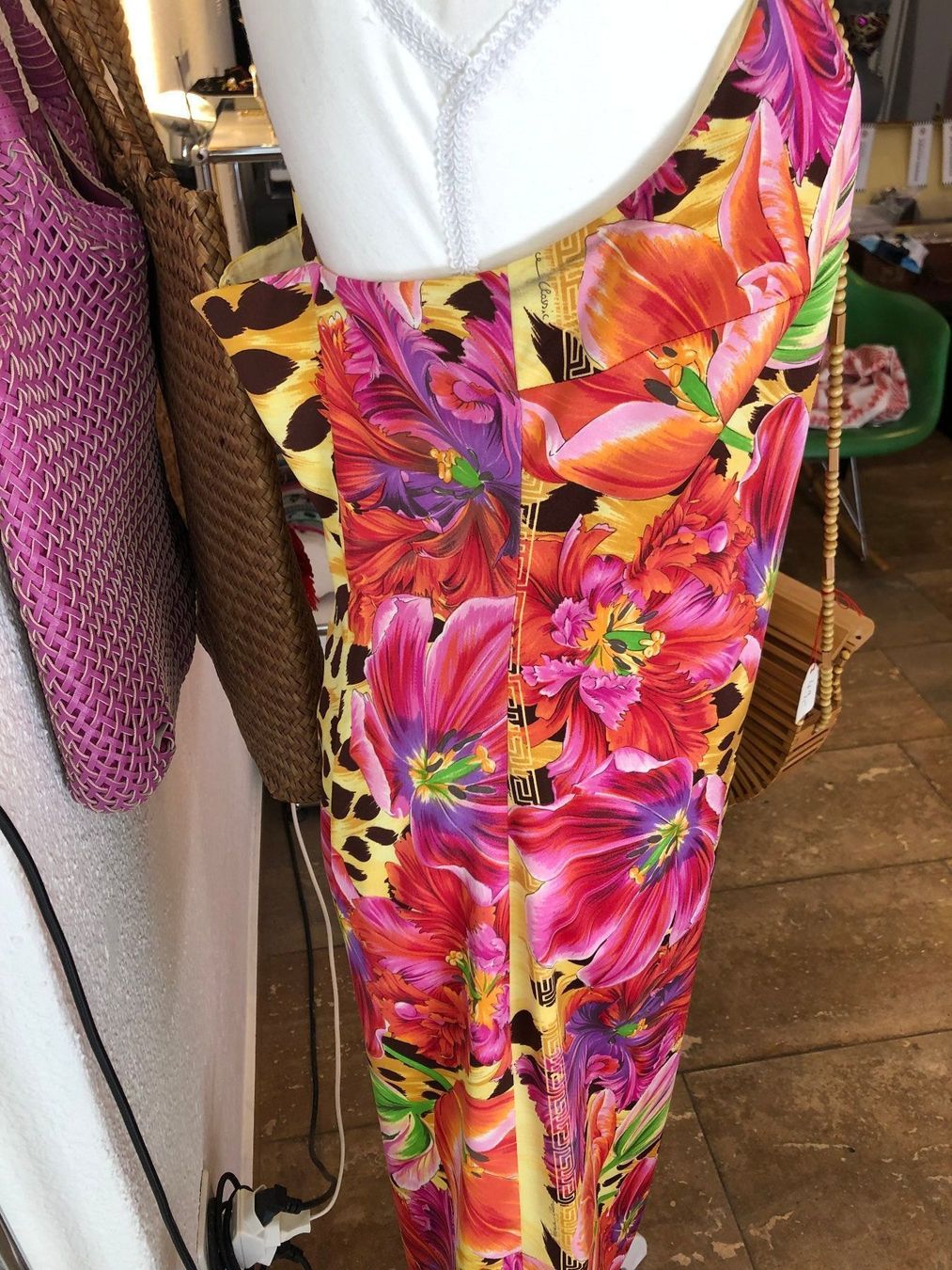 Versace Vestiti: Exklusives Versace Classic Kleid – Usato da Zürich venduto da Naebeli 6