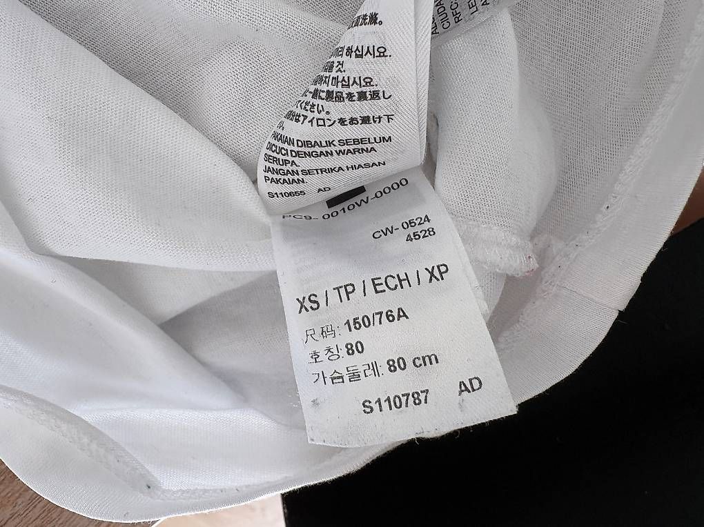 Blusen, T-Shirts & Tops: Levi's T-Shirt Grösse 146 – Gebraucht aus Pfäffikon ZH von eggisun 1