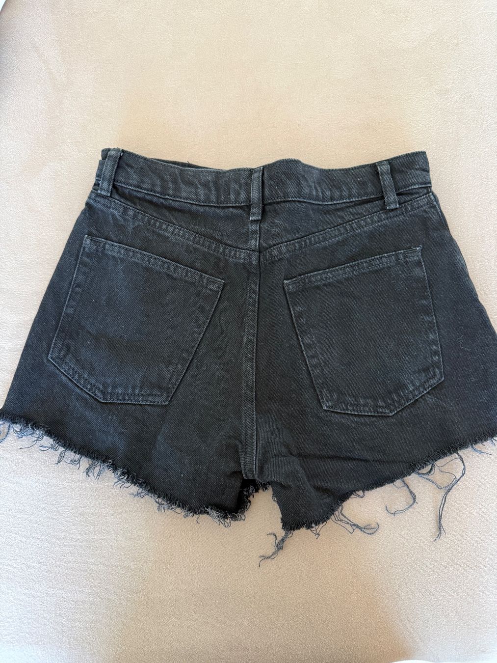 Reformation Jeans: Reformation Jean Short – Usato da Zürich venduto da jbeauxarts 2