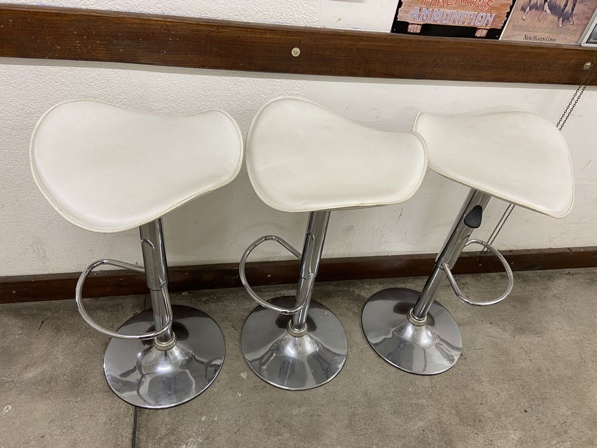 Hocker: Barhocker weiss – Gebraucht aus Dietikon von brocki-eyra 1