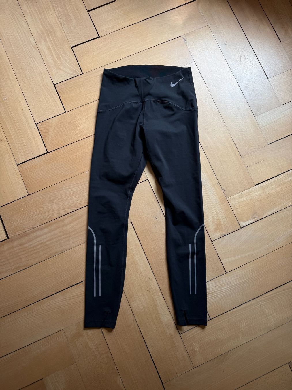 Nike Leggings: NIKE - Sport Leggings schwarz S – Usato da Zürich venduto da Diazaio