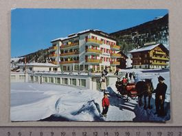 Grächen, Hotel Grächerhof und Schönegg, belebt, Kutsche