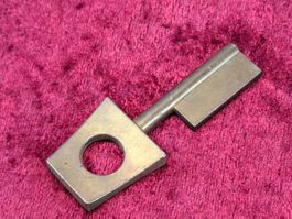 1 Möbel Volldorn Schlüssel, 6.7cm, Messing - NEU (3679#MBS3)