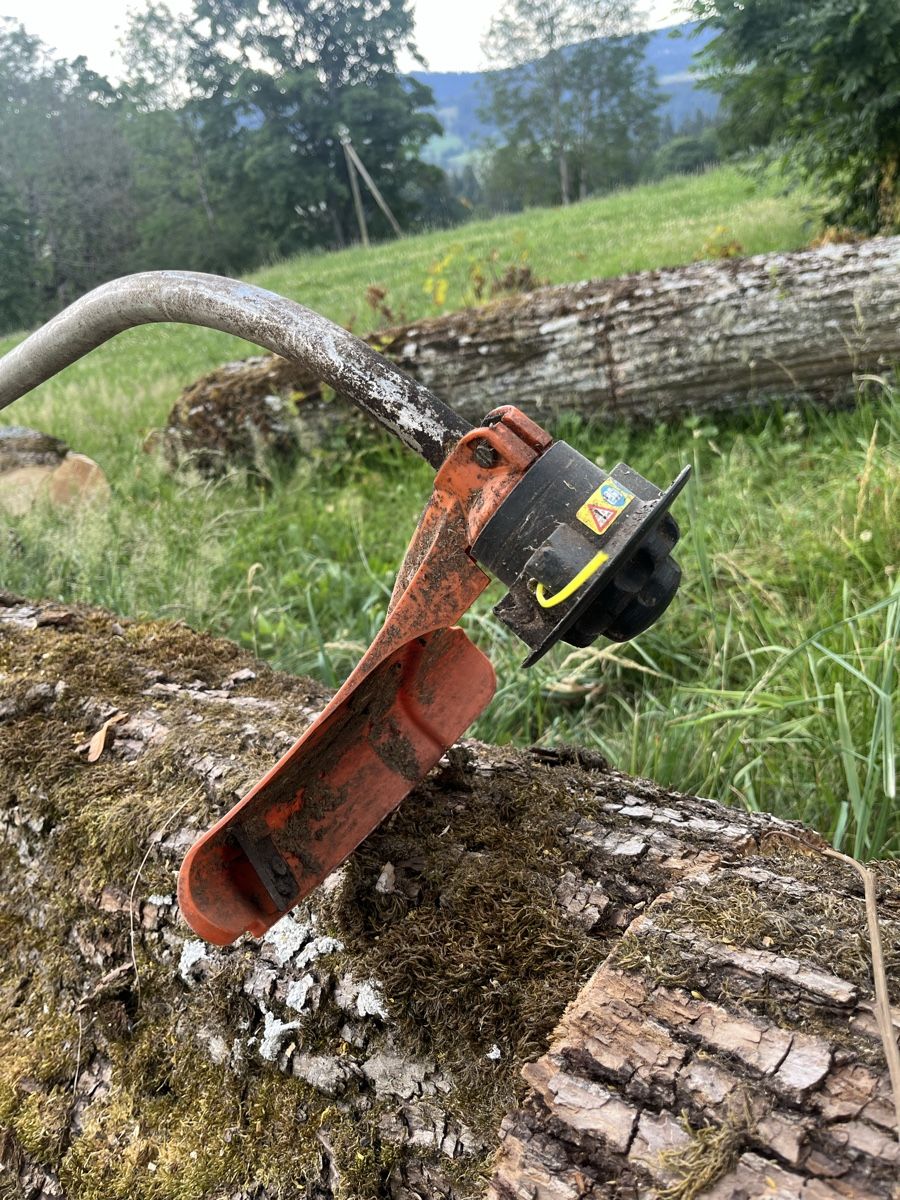 Stihl Tondeuses à gazon: Débroussailleuse Stihl FS45 – Défectueux à le Crêt-du-Locle par Kableg18 3