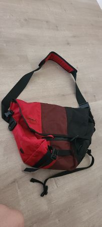 Timbuk2 Umhängetasche rot schwarz, praktisch neu!