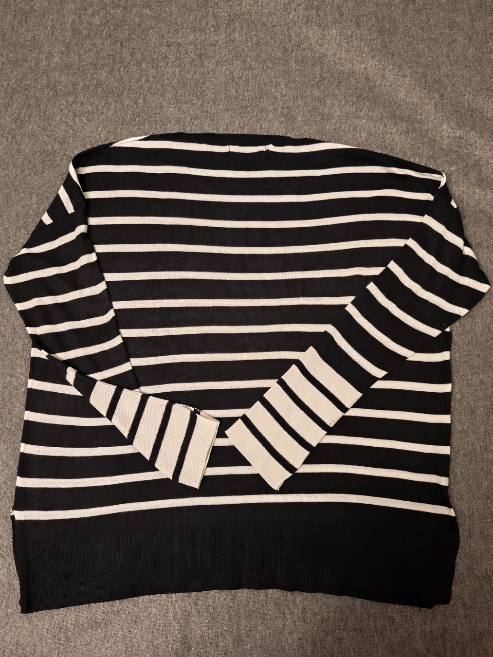 Mango Top: Pull Mango Basics rayé noir/blanc, taille M – Usato da Genève venduto da lnicoGE 4
