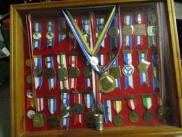 Kranz Kasten Fussball Ski Fahren Sammlung  Vitrine